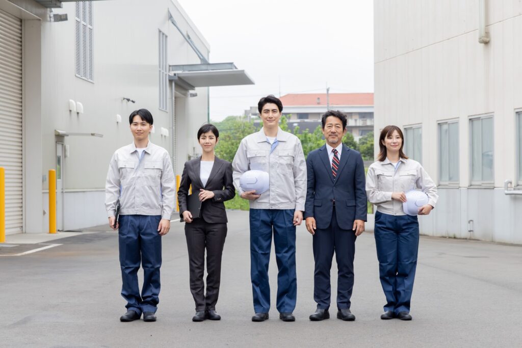 株式会社丸福工業の製造現場の作業風景
